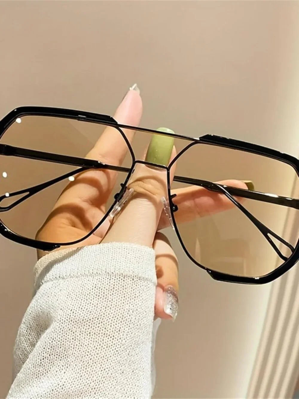 Stylish Oversized Square Eyewear with UV400 Shield - Perfect for Outdoor Trends